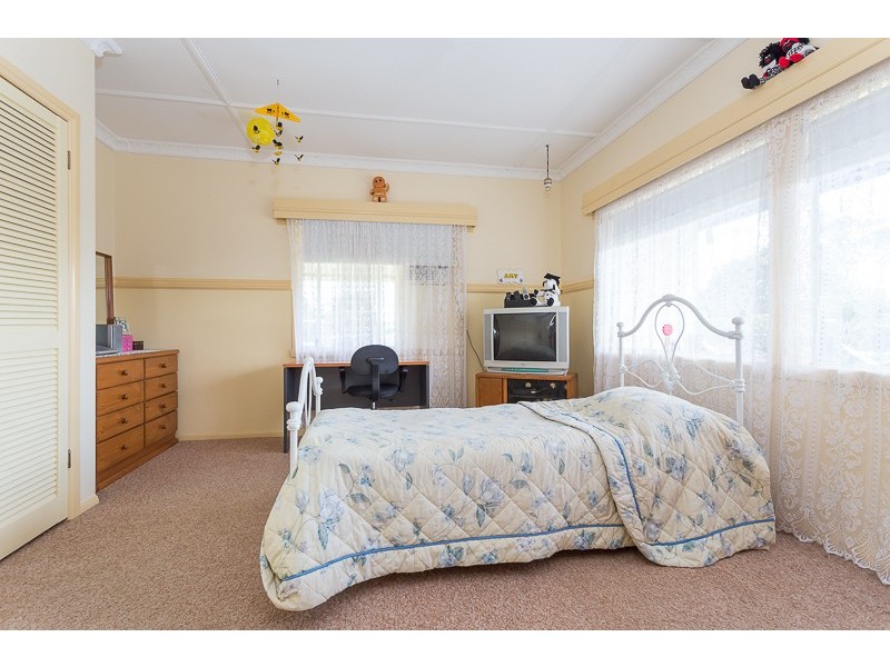 16 Moore Street, Victoria Point QLD 4165