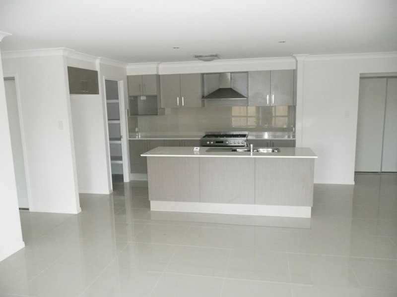 18 Park Edge Place, Redland Bay QLD 4165