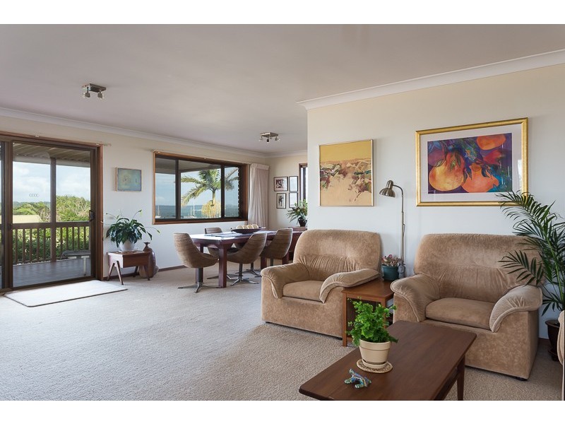 8 Finuge Court, Victoria Point QLD 4165