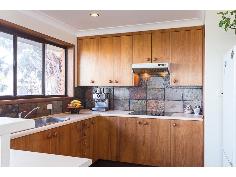 8 Finuge Court, Victoria Point QLD 4165