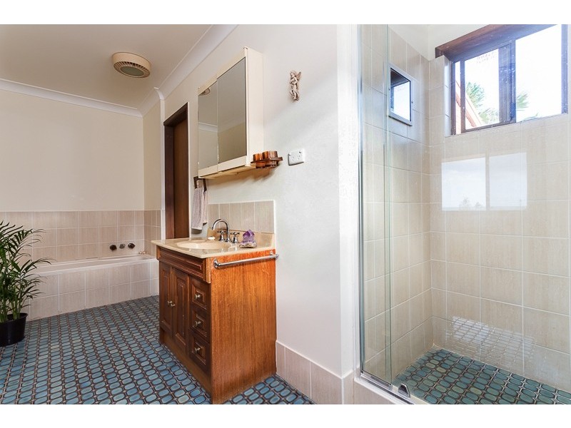 8 Finuge Court, Victoria Point QLD 4165