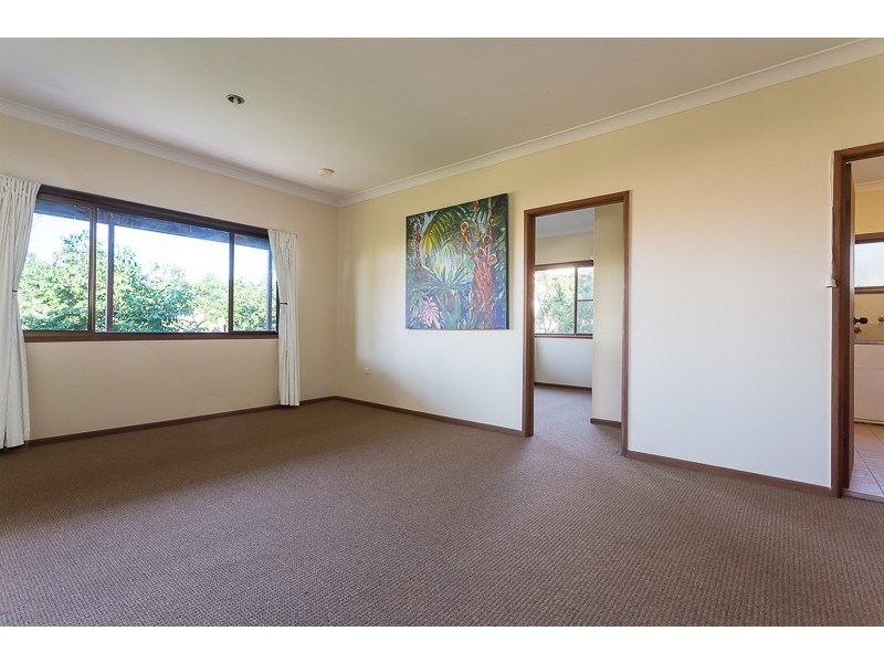 8 Finuge Court, Victoria Point QLD 4165