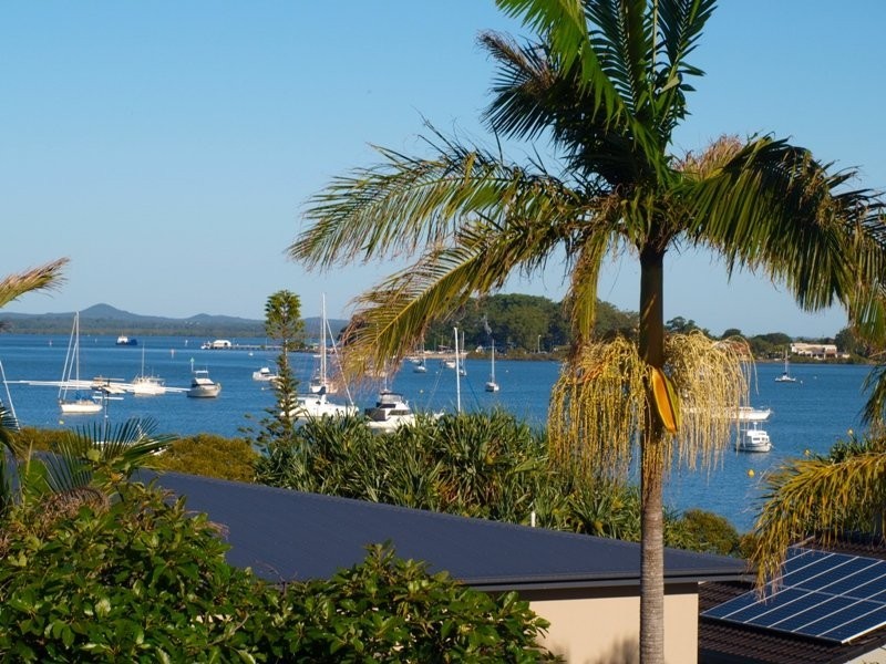 8 Finuge Court, Victoria Point QLD 4165