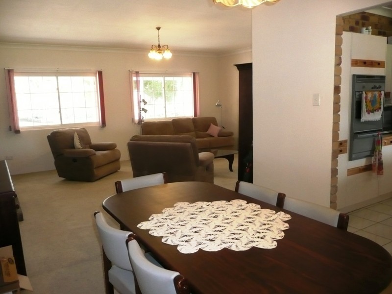 15 Lyndon Rd, Capalaba QLD 4157