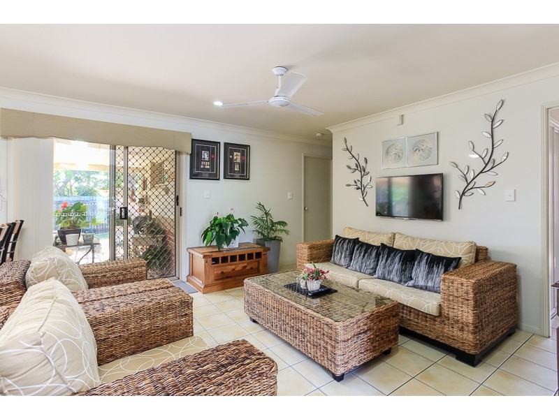 15 Pinelands Circuit, Redland Bay QLD 4165
