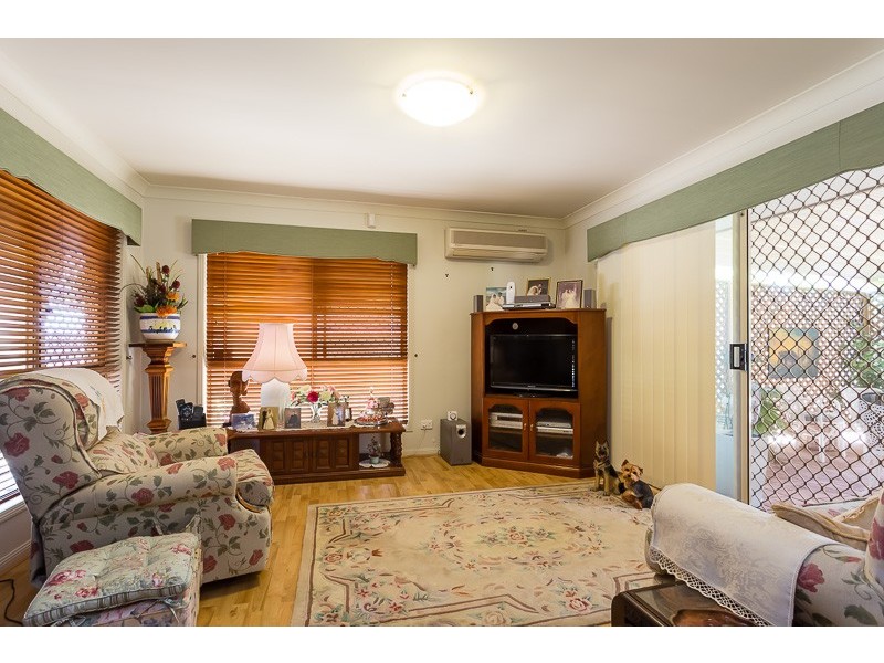 15 Pinelands Circuit, Redland Bay QLD 4165
