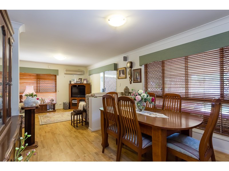 15 Pinelands Circuit, Redland Bay QLD 4165