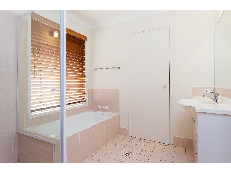 16 Bangalow Street, Victoria Point QLD 4165