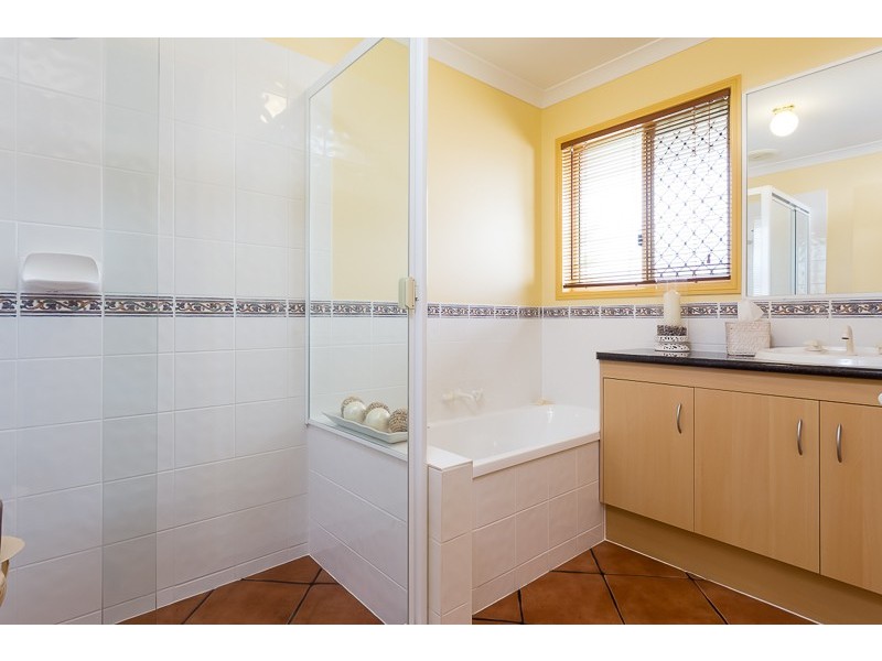 9 Kestrel Court, Victoria Point QLD 4165