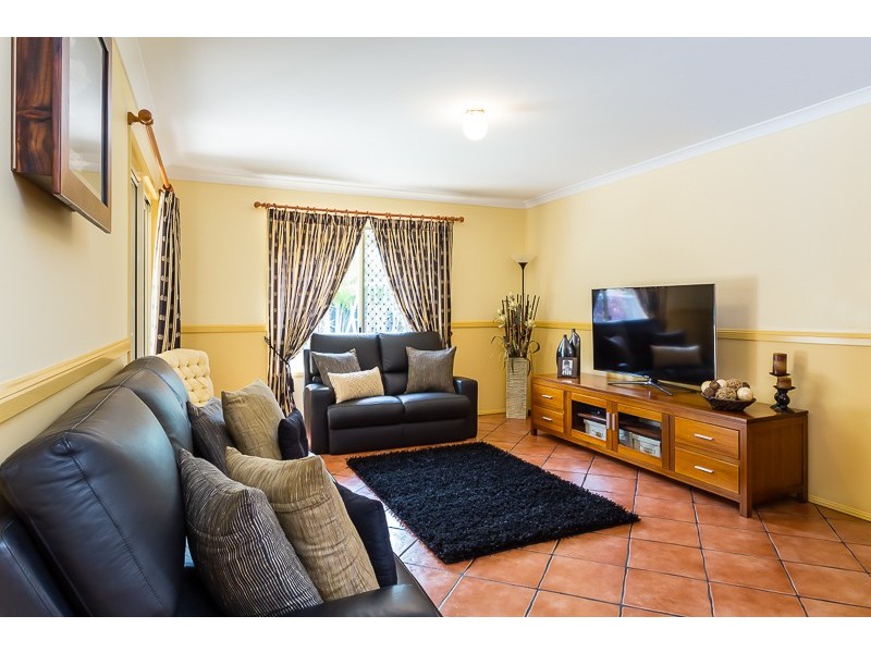 9 Kestrel Court, Victoria Point QLD 4165