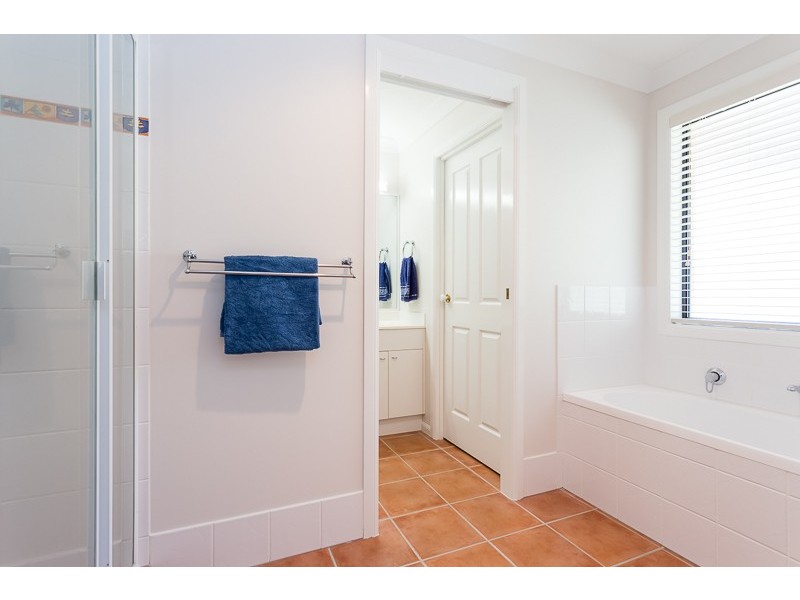 30 Pin Oak Crescent, Victoria Point QLD 4165