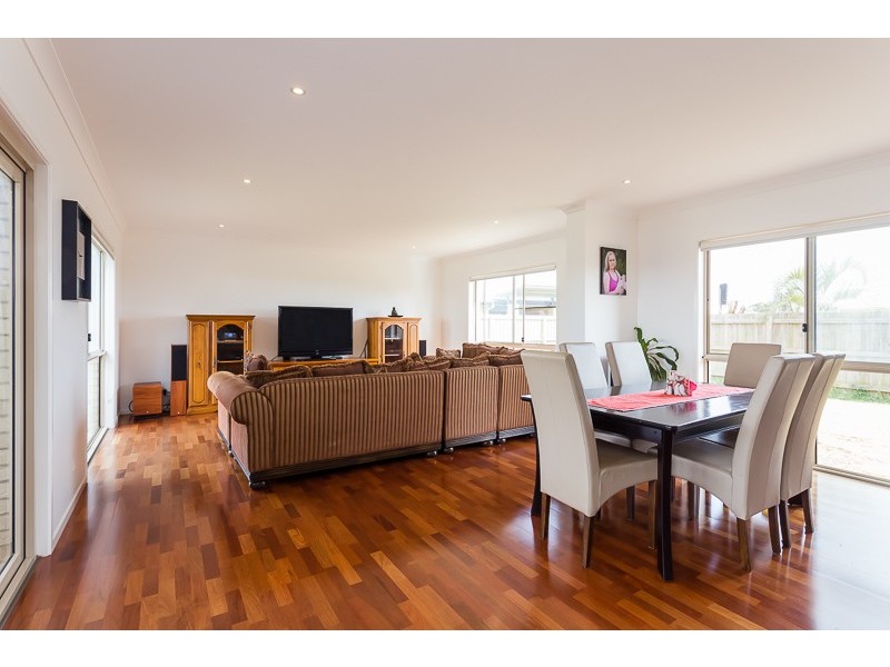 19 Coachwood Street, Redland Bay QLD 4165