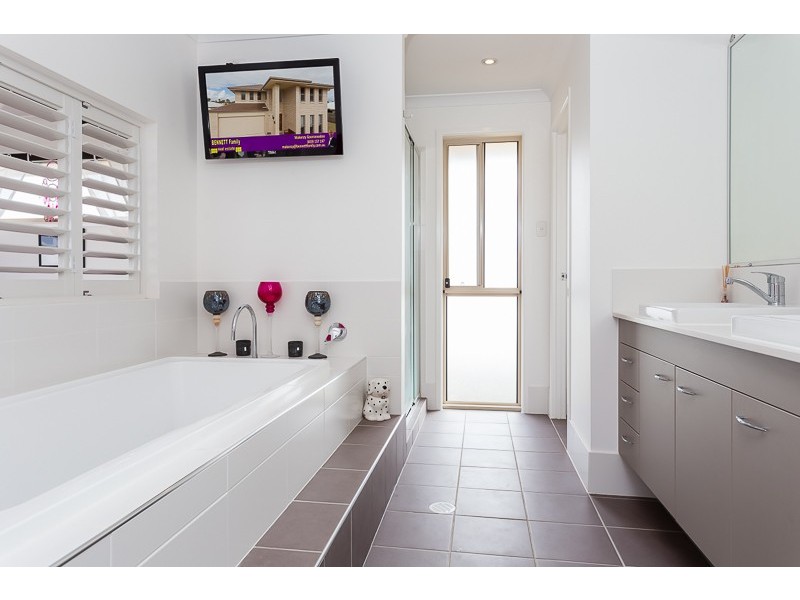 19 Coachwood Street, Redland Bay QLD 4165