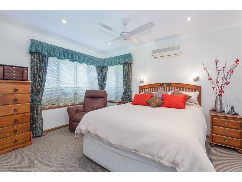2 Jasmine Court, Victoria Point QLD 4165