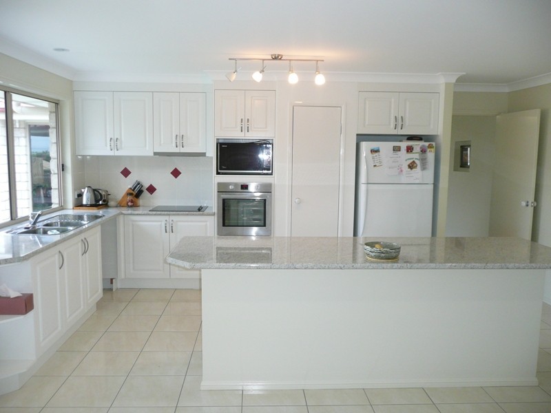 11 Aspen Place, Redland Bay QLD 4165