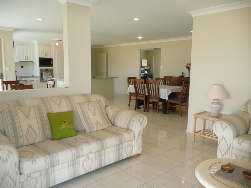 11 Aspen Place, Redland Bay QLD 4165