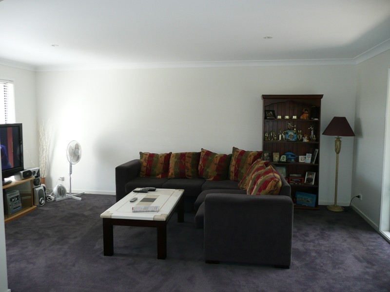 6 Emperor Drive, Redland Bay QLD 4165