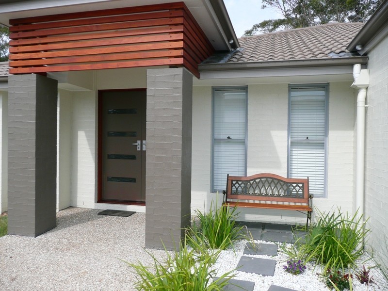 6 Emperor Drive, Redland Bay QLD 4165
