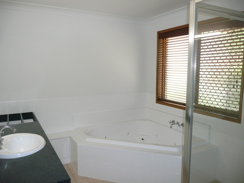 34 Mary Pleasant Drive, Birkdale QLD 4159