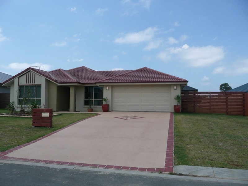 11 Aspen Place, Redland Bay QLD 4165