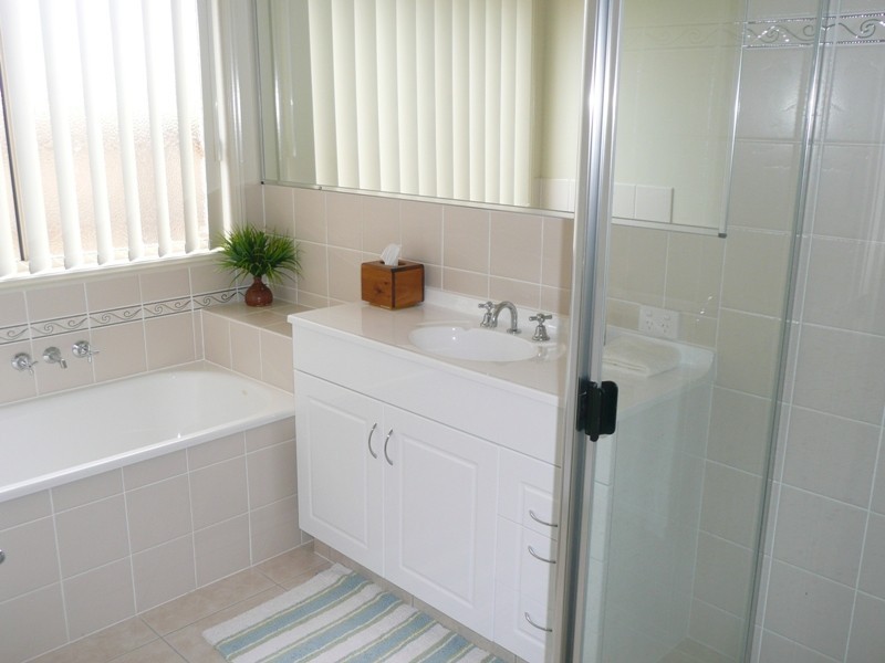 11 Aspen Place, Redland Bay QLD 4165