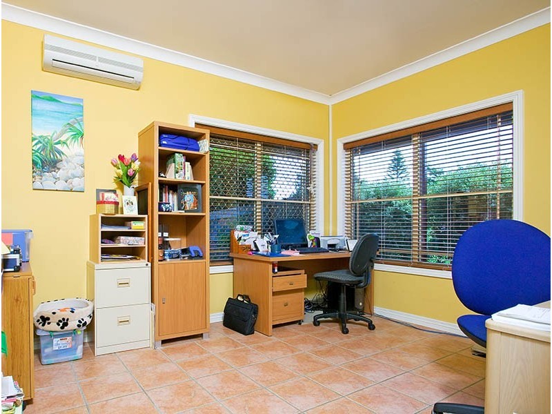2 Kruger Street, Redland Bay QLD 4165