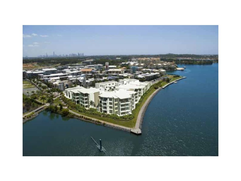 Moores Crescent, Varsity Lakes QLD 4227