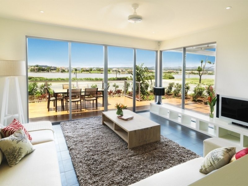 Moores Crescent, Varsity Lakes QLD 4227