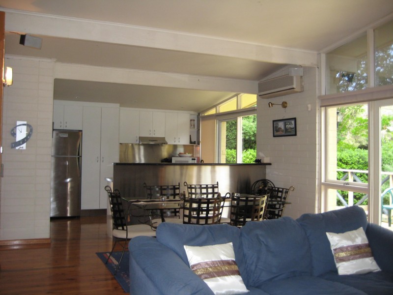 4 Dobson Crescent, Baulkham Hills NSW 2153