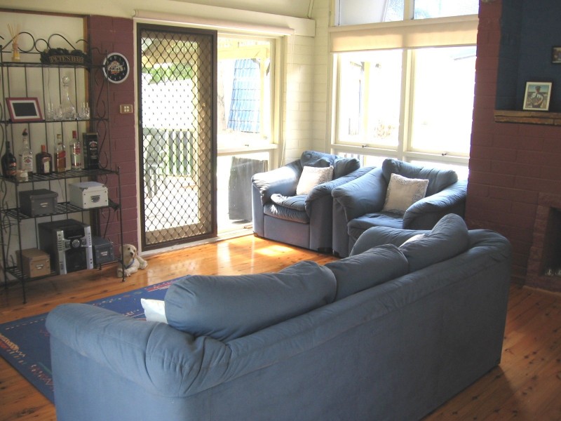 4 Dobson Cr, Baulkham Hills NSW 2153