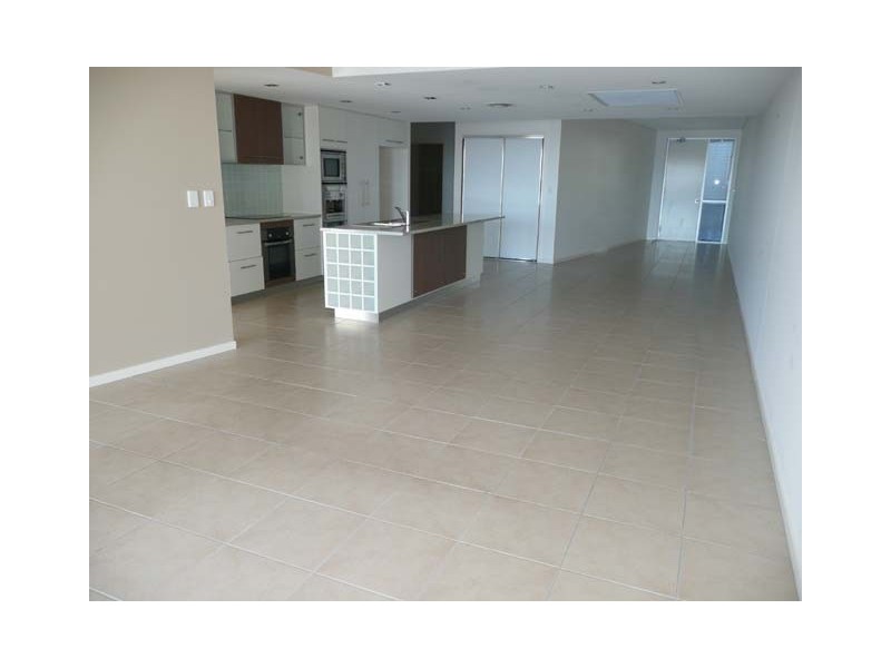 4/7 Grand Parade, Kawana Island QLD 4575
