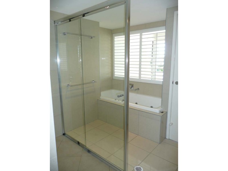 4/7 Grand Parade, Kawana Island QLD 4575