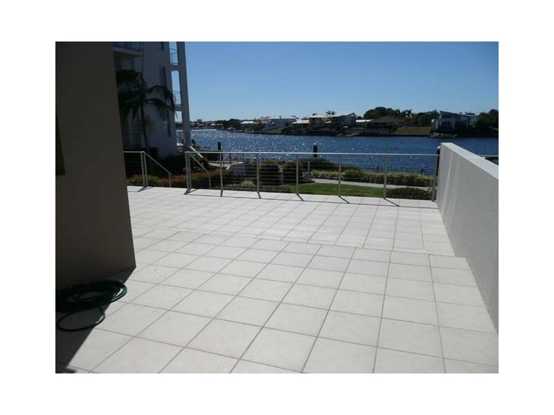 4/7 Grand Parade, Kawana Island QLD 4575
