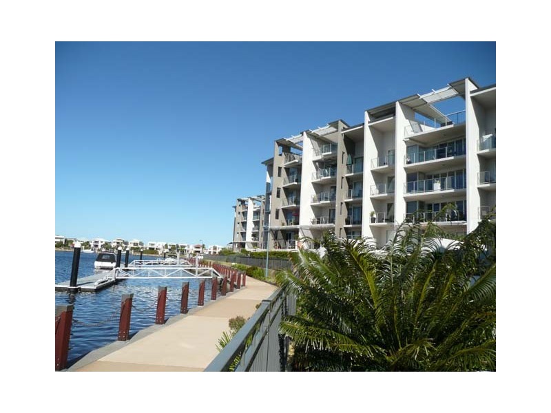 4/7 Grand Parade, Kawana Island QLD 4575