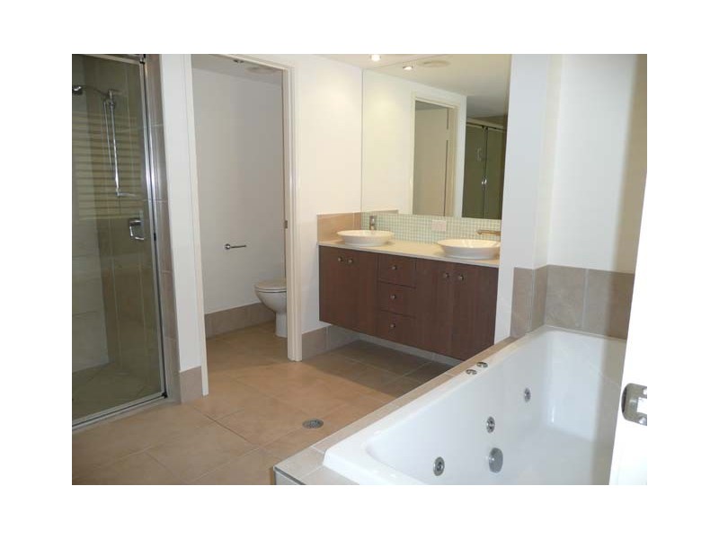 7 Grand Parade, Kawana Island QLD 4575