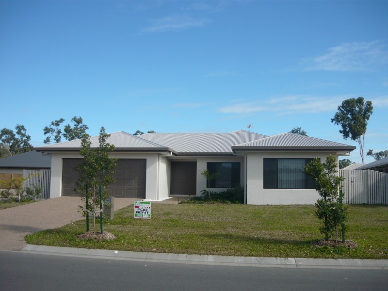 Bushland Beach QLD 4818