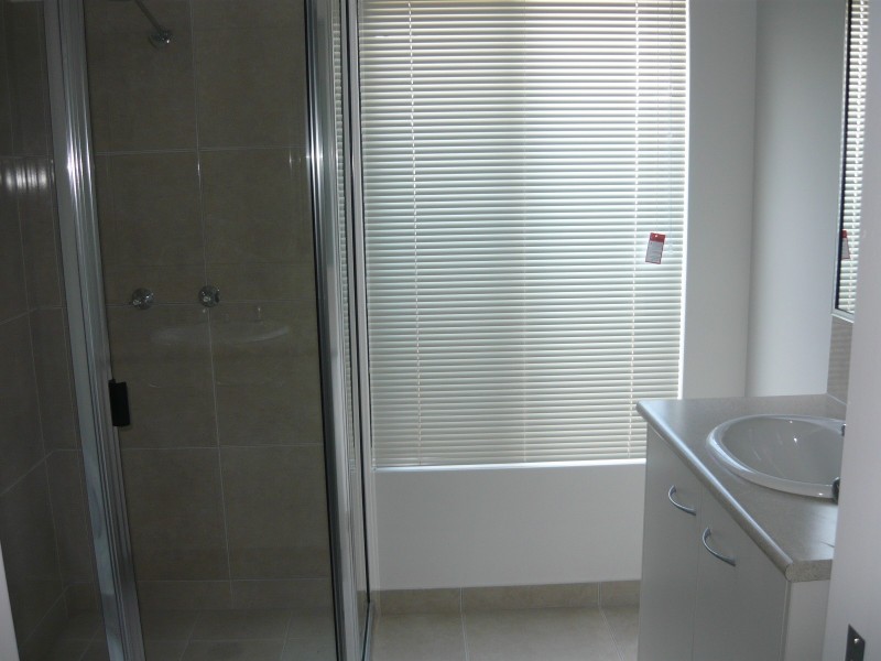 Bushland Beach QLD 4818