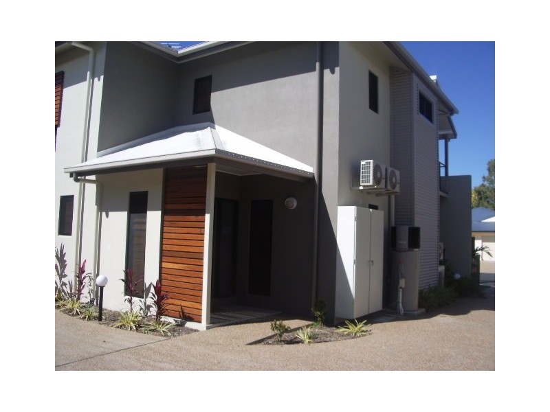 Bushland Beach QLD 4818