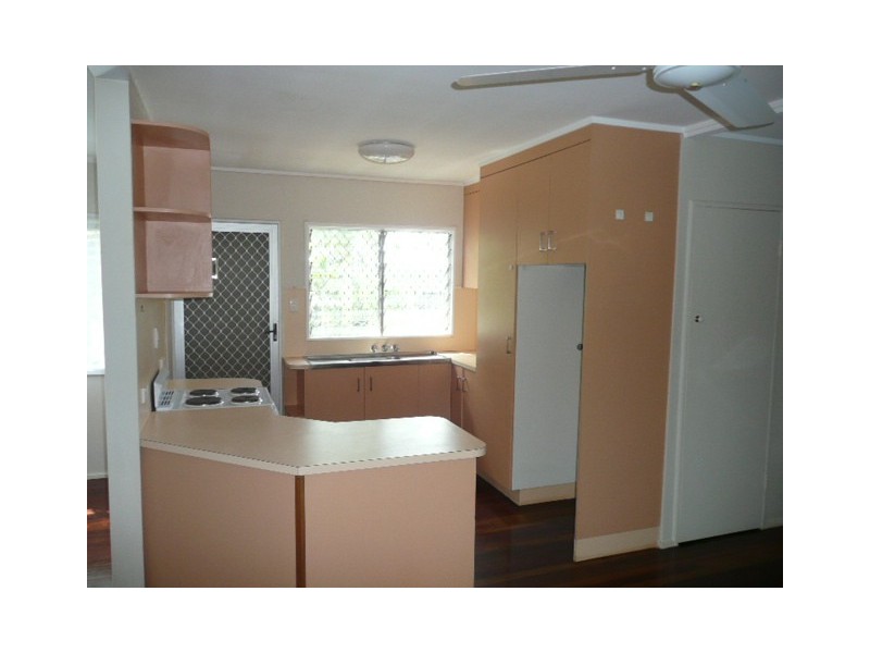 135 Twelfth Ave, Railway Estate QLD 4810