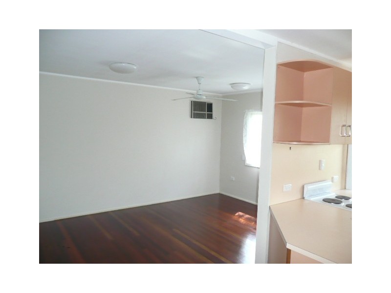 135 Twelfth Ave, Railway Estate QLD 4810