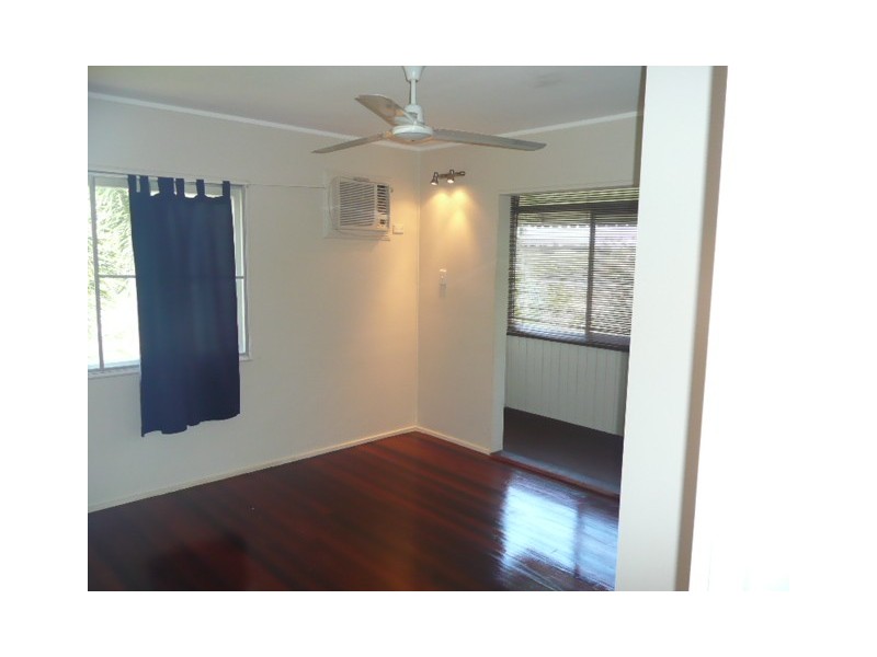 135 Twelfth Ave, Railway Estate QLD 4810