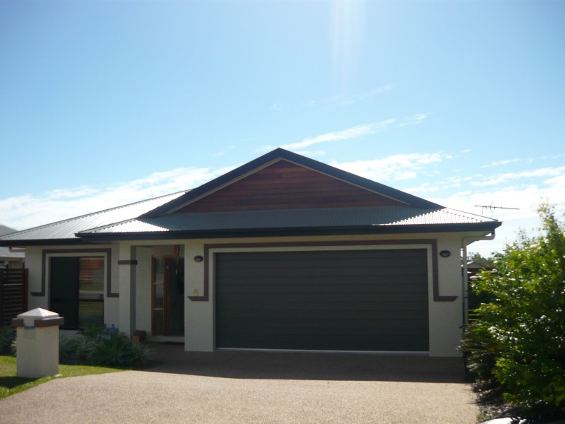 Bushland Beach QLD 4818