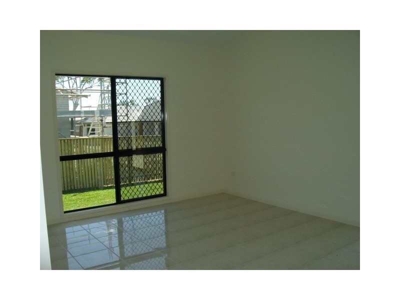 Bushland Beach QLD 4818