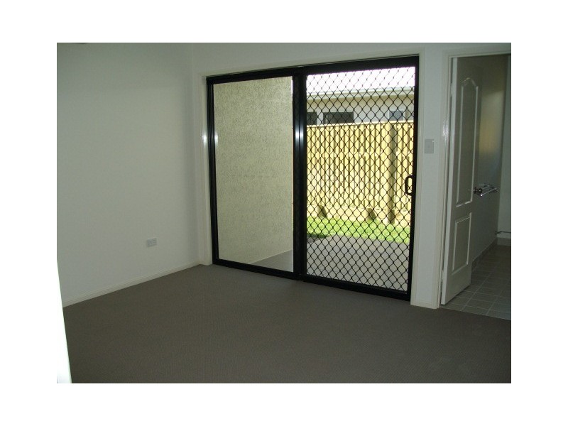 Bushland Beach QLD 4818