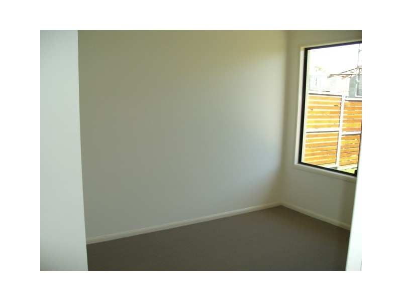 Bushland Beach QLD 4818