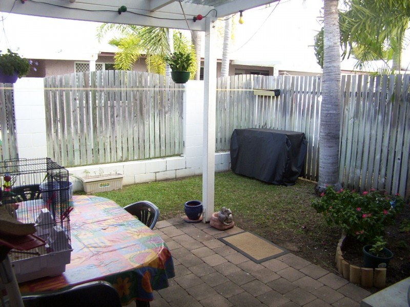 West End QLD 4810