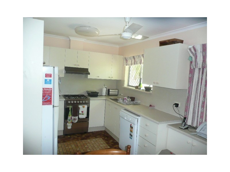 19 Rossiter Street, Cranbrook QLD 4814