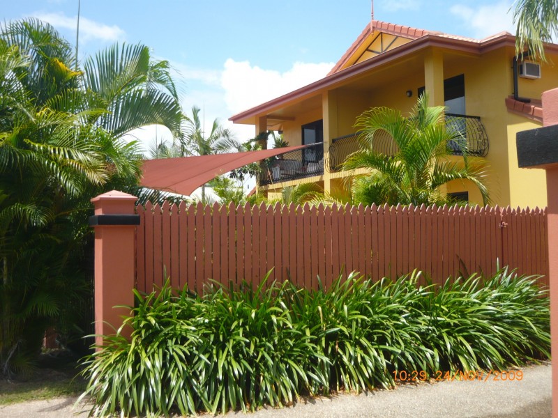 Pimlico QLD 4812