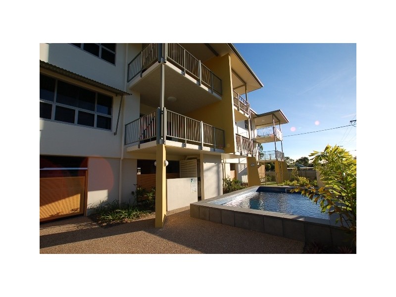 West End QLD 4810