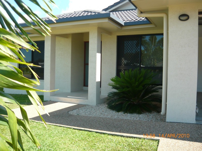 Bushland Beach QLD 4818